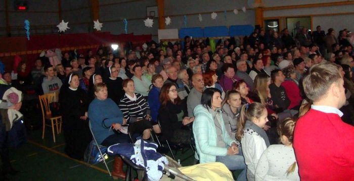 betlejemska-dobranocka-w-szkole-w-mikowie-foto-72622