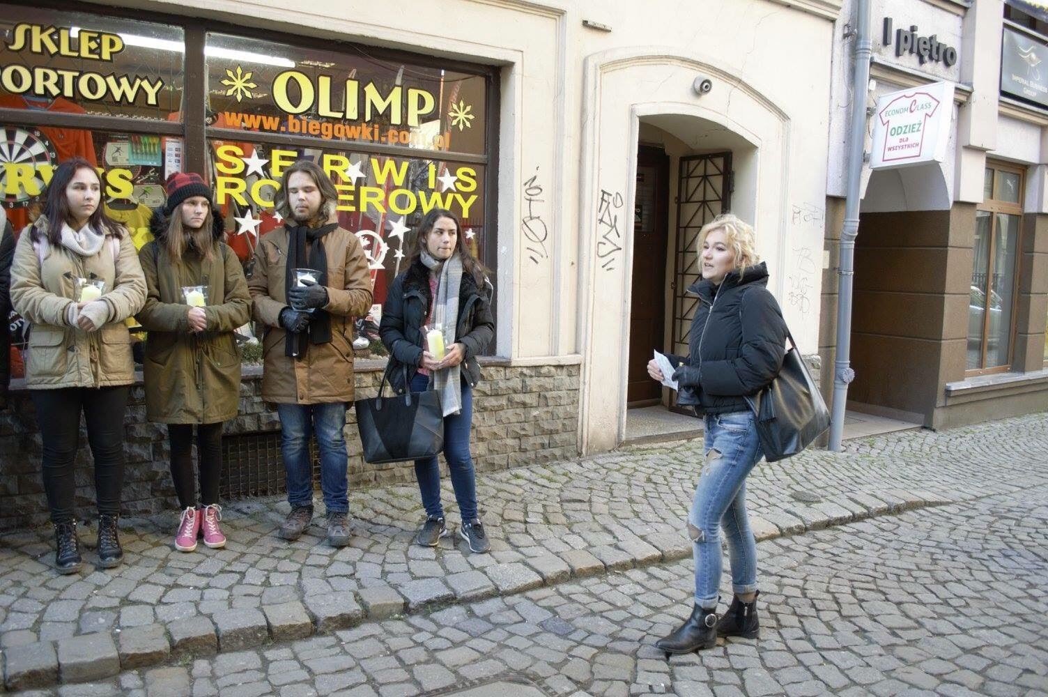 uczniowie-sniadeckiego-sladami-menory-foto-72646