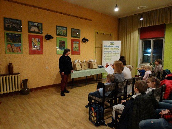 swiat-krasnali-w-jeleniogorskim-mdk-foto-72658