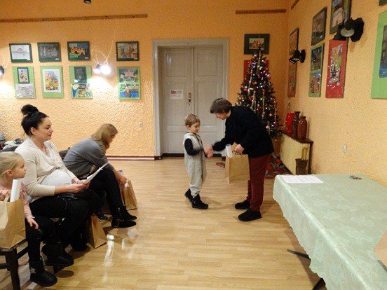 swiat-krasnali-w-jeleniogorskim-mdk-foto-72658
