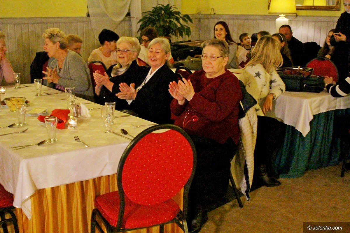 przy-wigilijnym-stole-nikt-nie-czu-sie-samotny-foto-72677