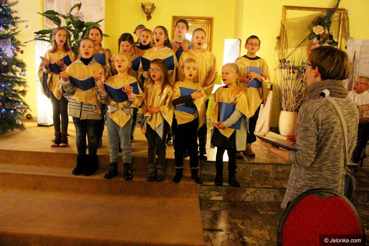 przy-wigilijnym-stole-nikt-nie-czu-sie-samotny-foto-72677