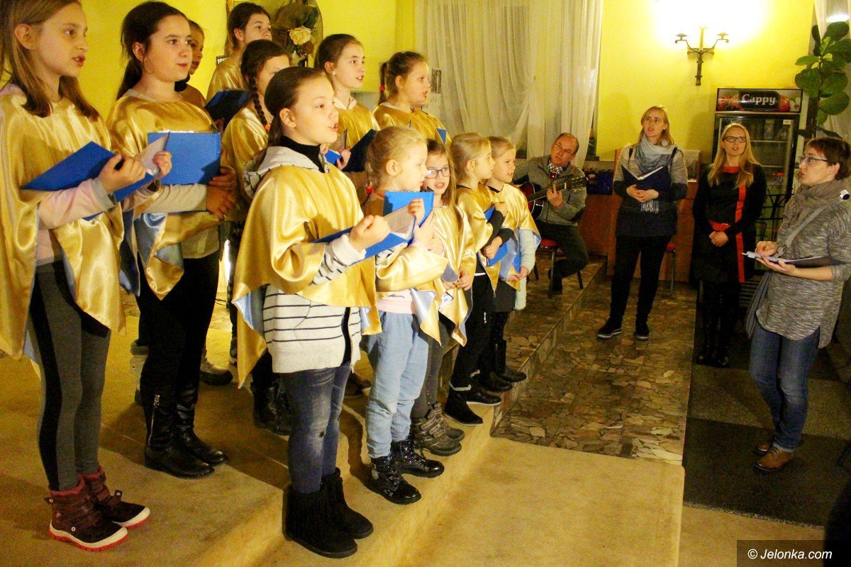 przy-wigilijnym-stole-nikt-nie-czu-sie-samotny-foto-72677