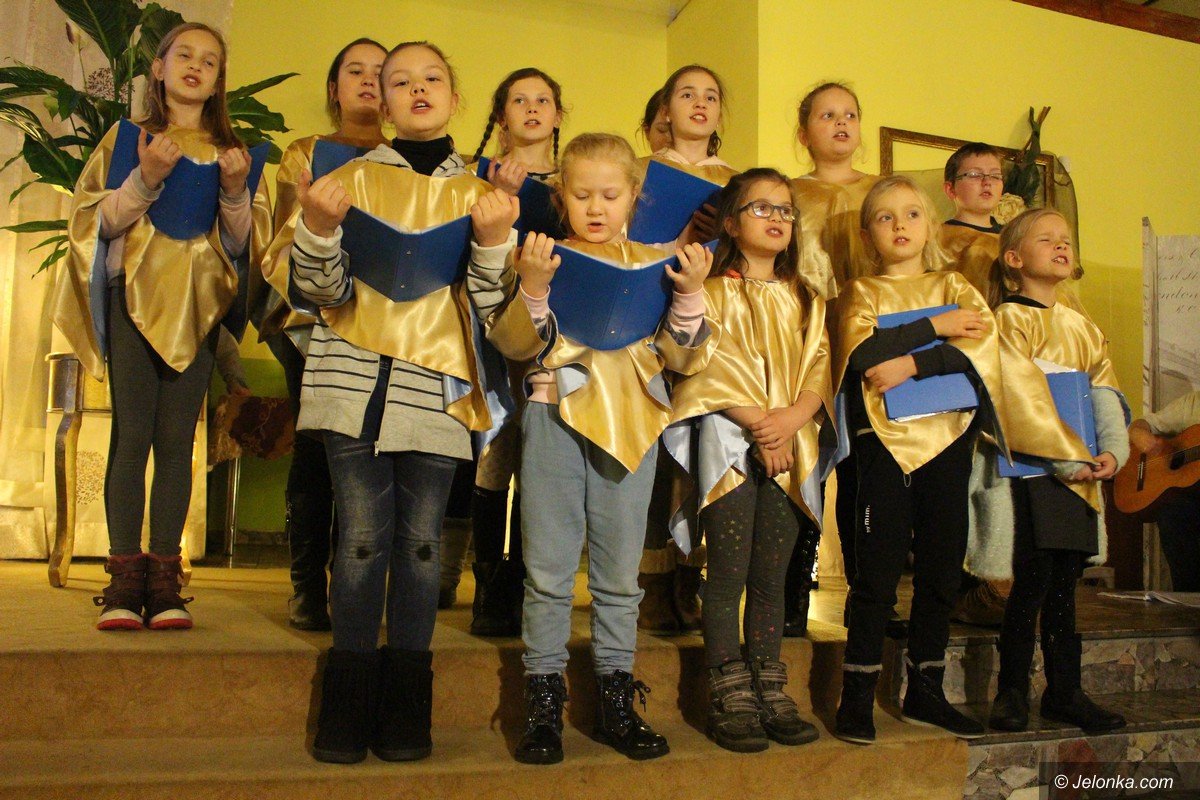 przy-wigilijnym-stole-nikt-nie-czu-sie-samotny-foto-72677