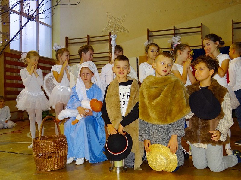 piekne-spotkanie-opatkowe-w-sp-15-foto-72691