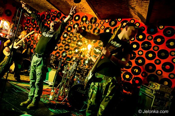 fort-bs-przyciagna-tumy-foto-72694