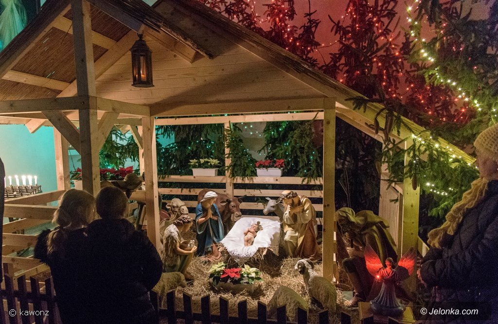 jeleniogorzanie-tumnie-uczestniczyli-w-pasterkach-foto-72710