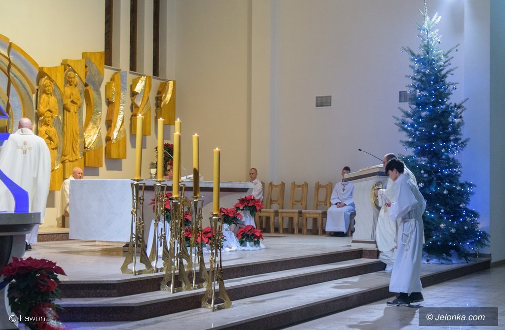 jeleniogorzanie-tumnie-uczestniczyli-w-pasterkach-foto-72710