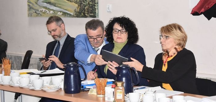 w-piechowicach-budzet-na-bogato-foto-72754