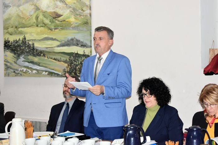 w-piechowicach-budzet-na-bogato-foto-72754