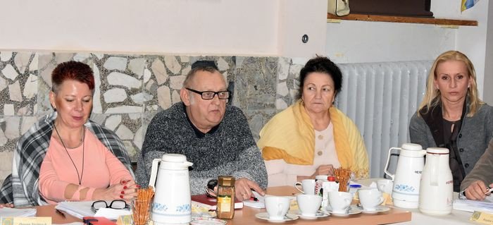 w-piechowicach-budzet-na-bogato-foto-72754
