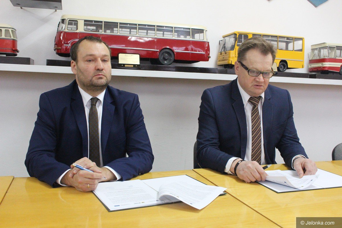 podpisali-umowe-na-autobusy-hybrydowe-foto-72762