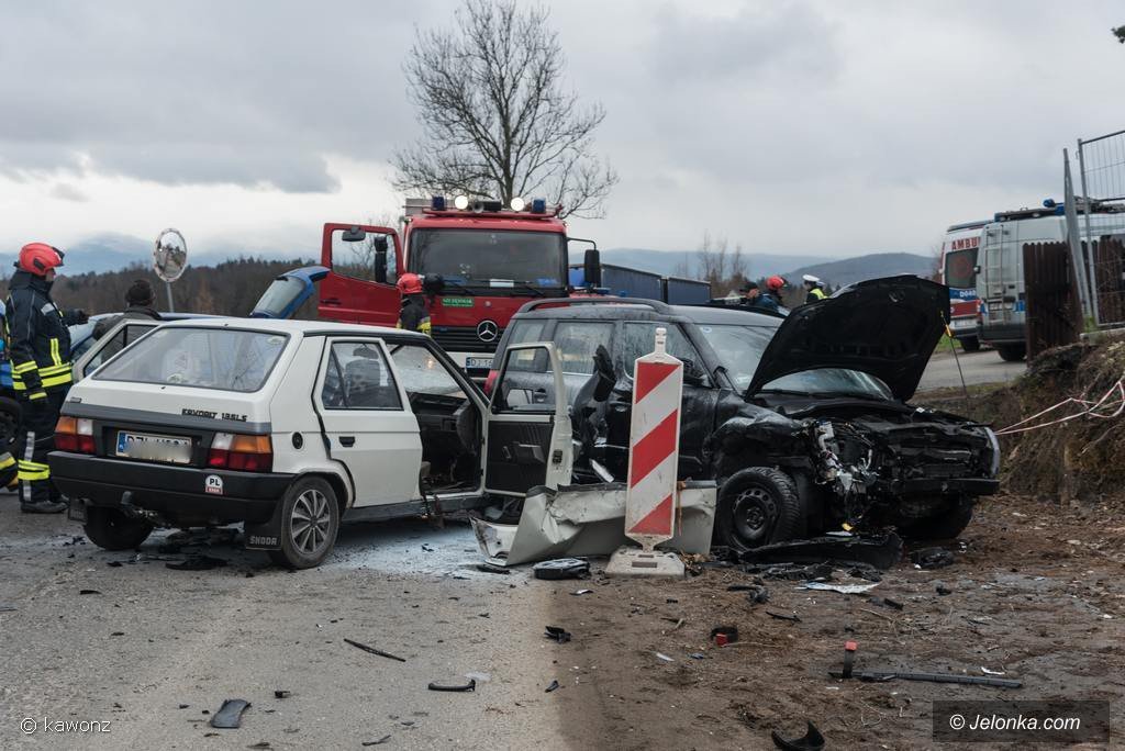kolizja-trzech-aut-w-dziwiszowie-foto-72816