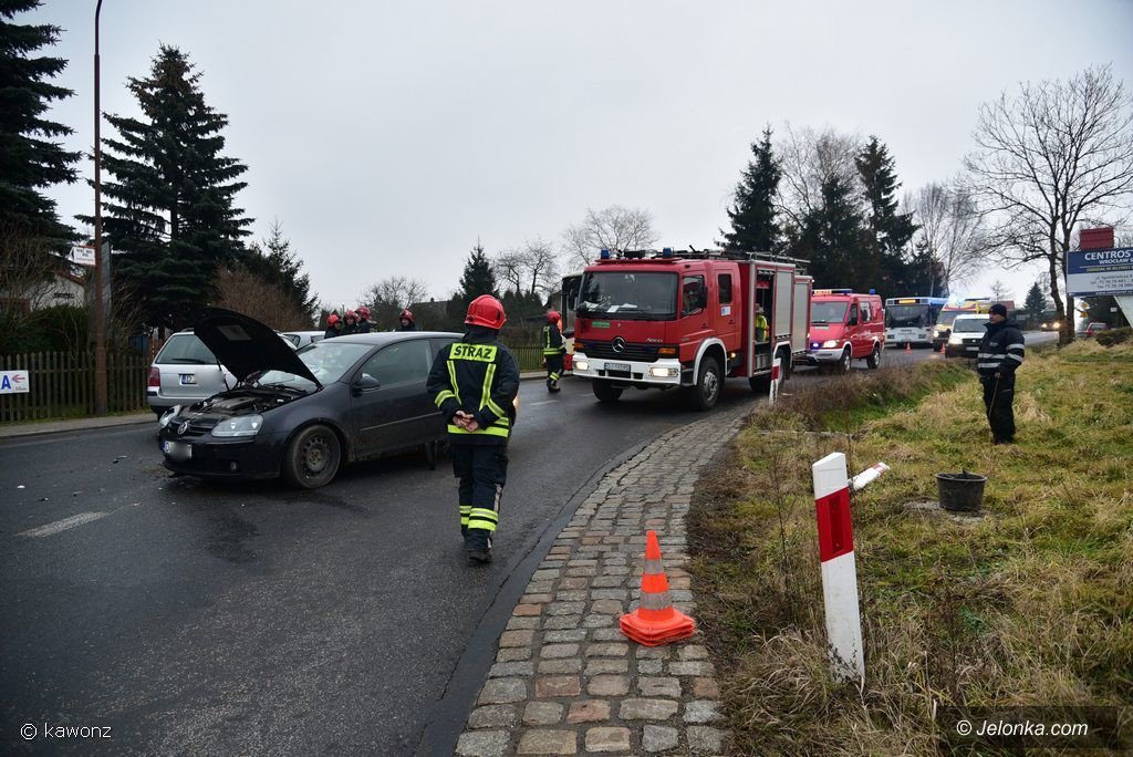 zderzenie-trzech-aut-w-jezowie-sudeckim-foto-72908