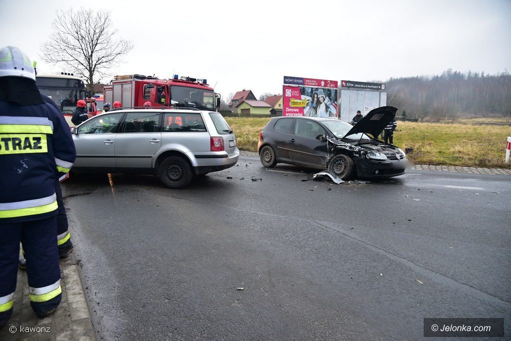 zderzenie-trzech-aut-w-jezowie-sudeckim-foto-72908