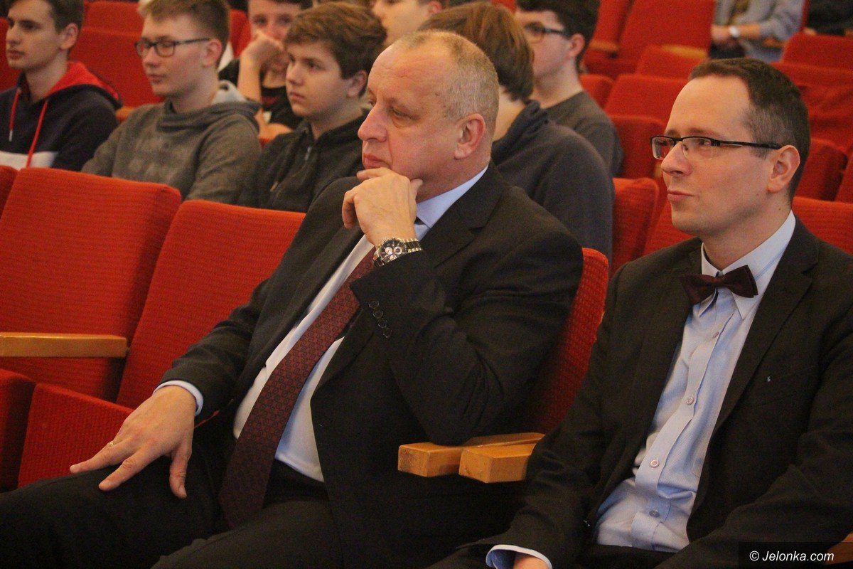 w-zeromie-o-oszczedzaniu-energii-elektrycznej-foto-72918