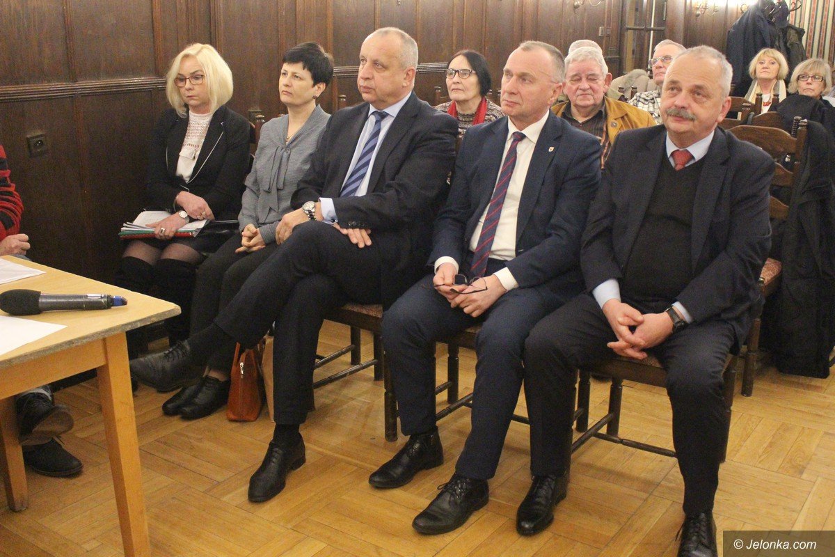 wiekszosc-radnych-nie-skorzystaa-z-zaproszenia-kodu-foto-72954