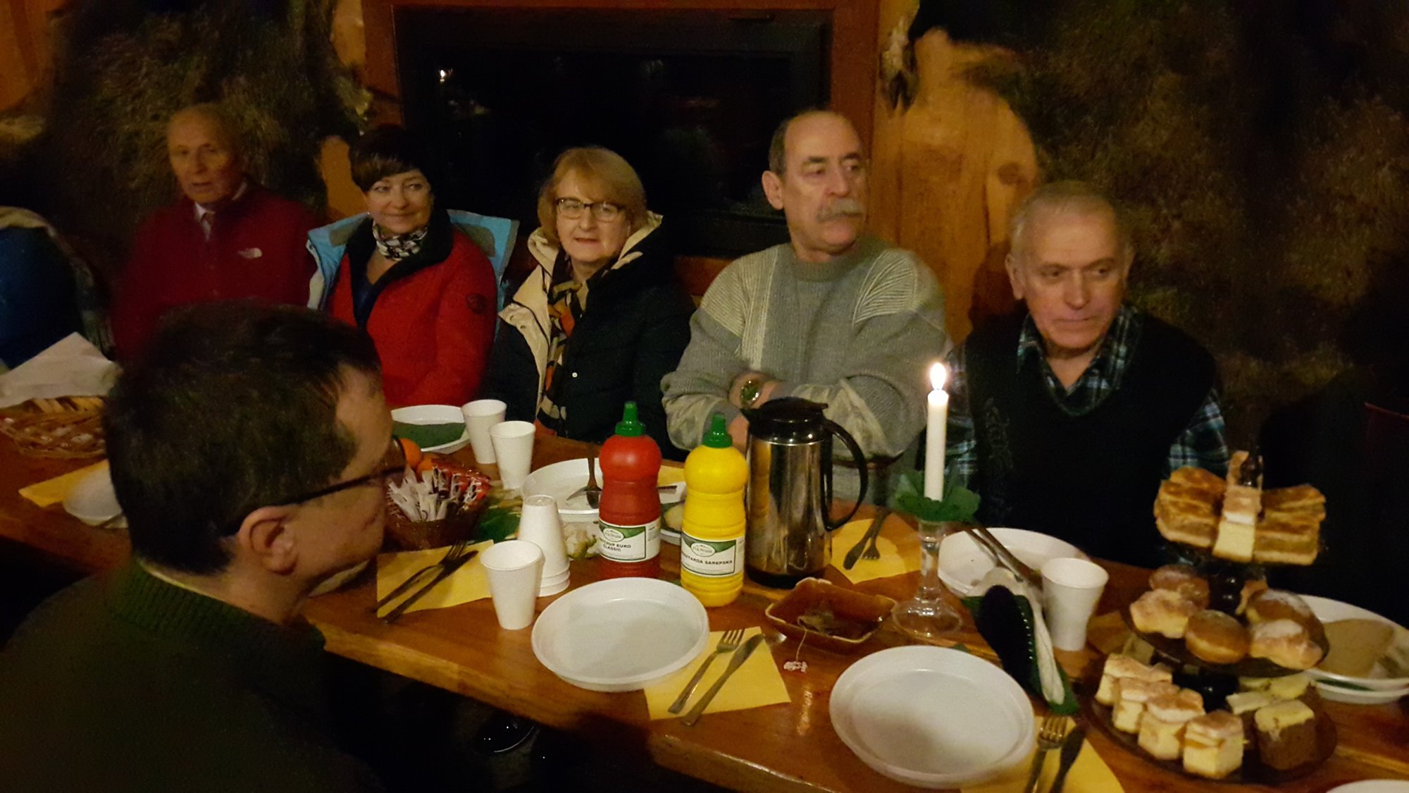 spotkanie-ludzi-gor-na-kamienczyku-foto-73040