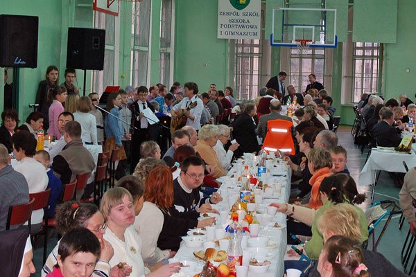 Bożonarodzeniowy symbol jedności połączył uczestników spotkania.