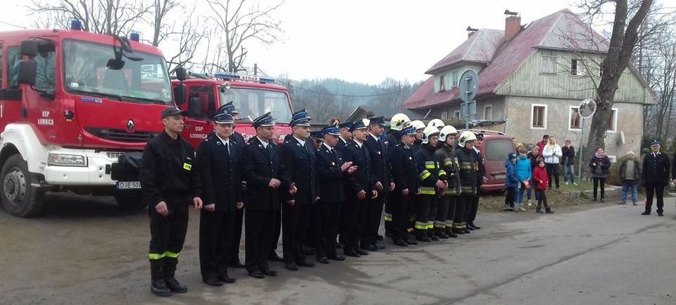 nowy-woz-gasniczy-dla-osp-w-karpnikach-foto-73214