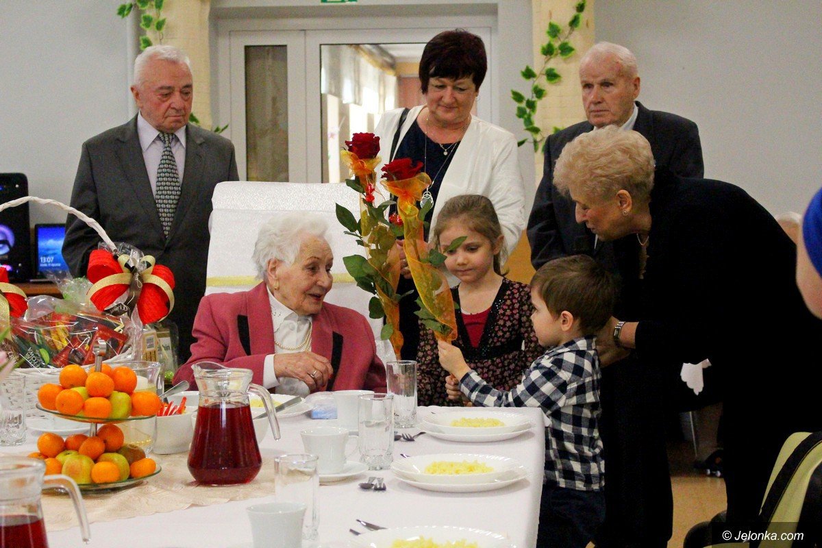 200-lat-spiewali-wyjatkowej-jubilatce-foto-73280