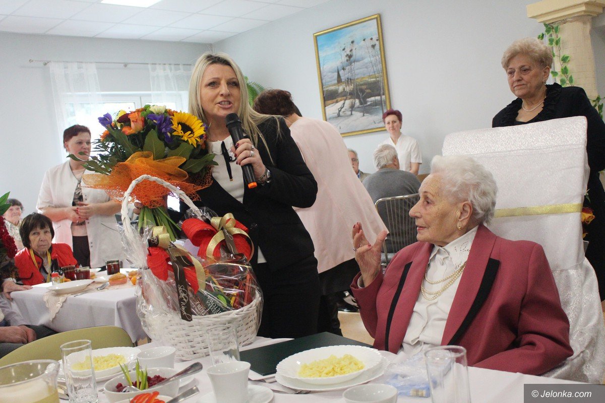 200-lat-spiewali-wyjatkowej-jubilatce-foto-73280