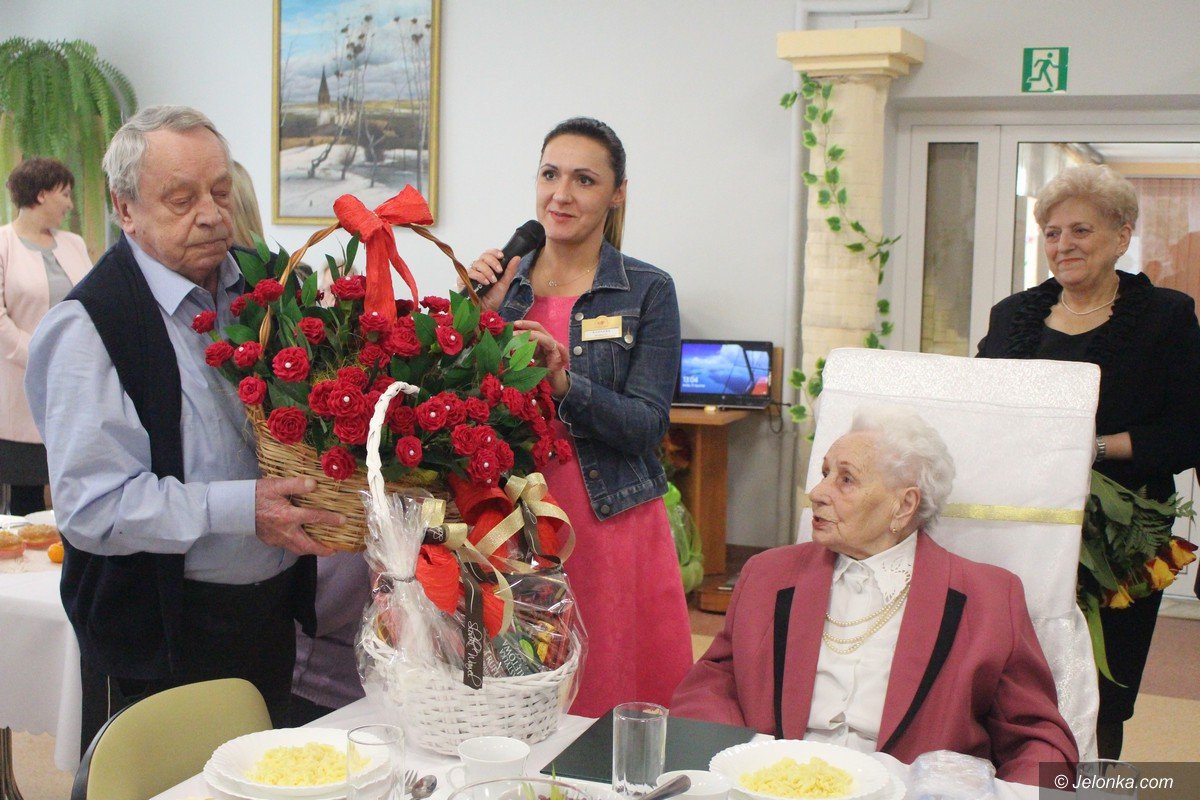 200-lat-spiewali-wyjatkowej-jubilatce-foto-73280