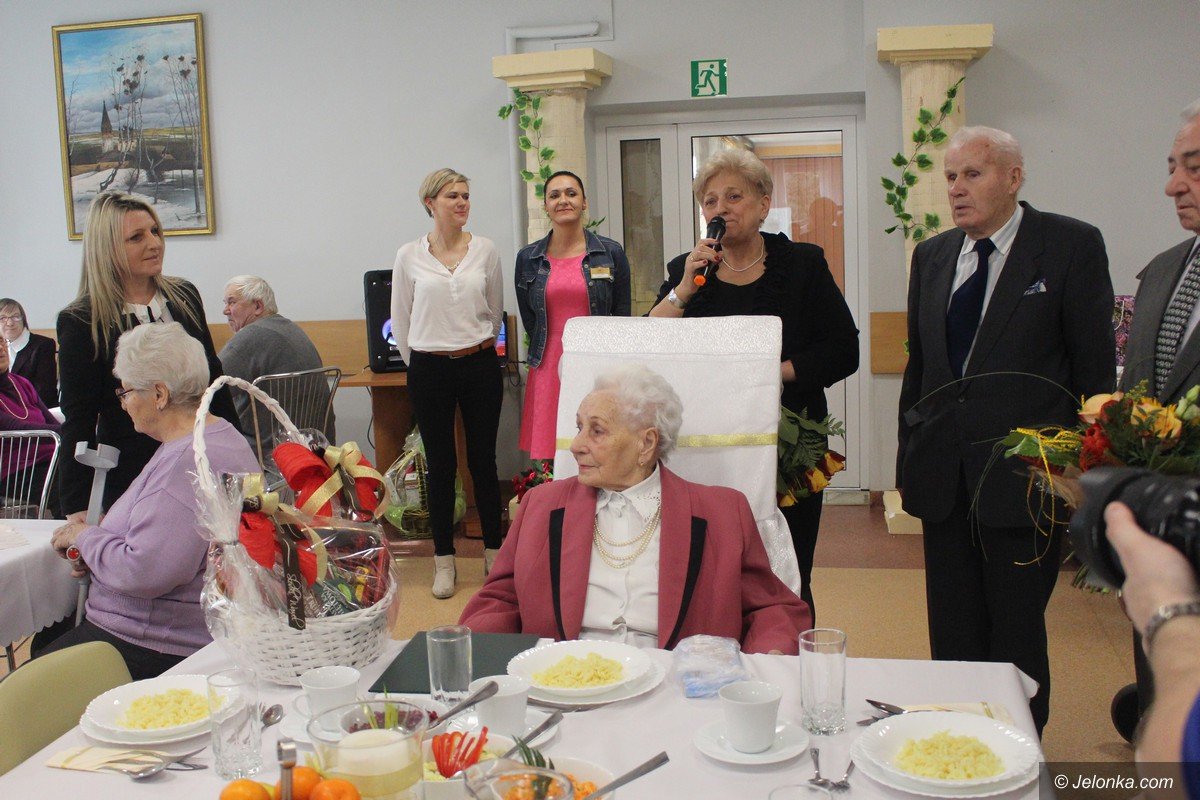200-lat-spiewali-wyjatkowej-jubilatce-foto-73280