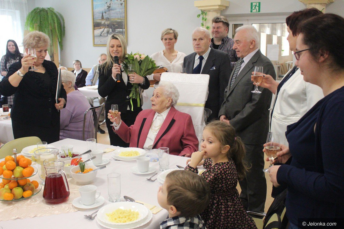 200-lat-spiewali-wyjatkowej-jubilatce-foto-73280