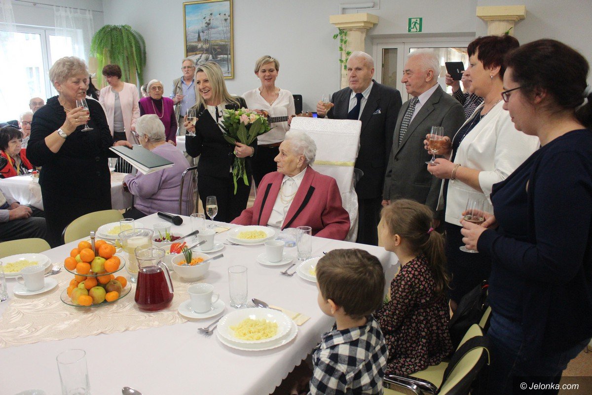 200-lat-spiewali-wyjatkowej-jubilatce-foto-73280