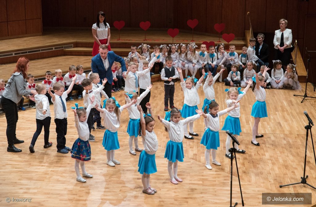 piekny-wystep-dzieci-z-promyczka-foto-73290
