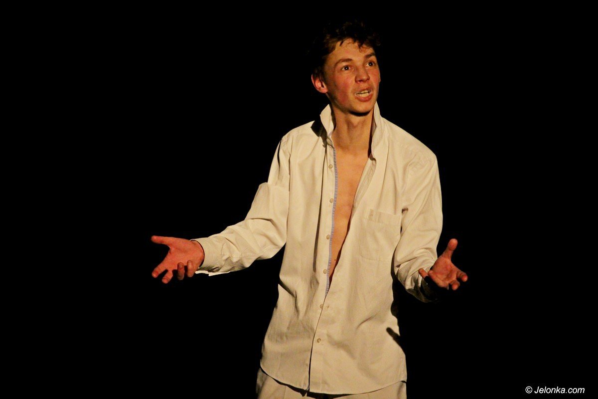 teatr-na-progu-z-perekami-literatury-foto-73331