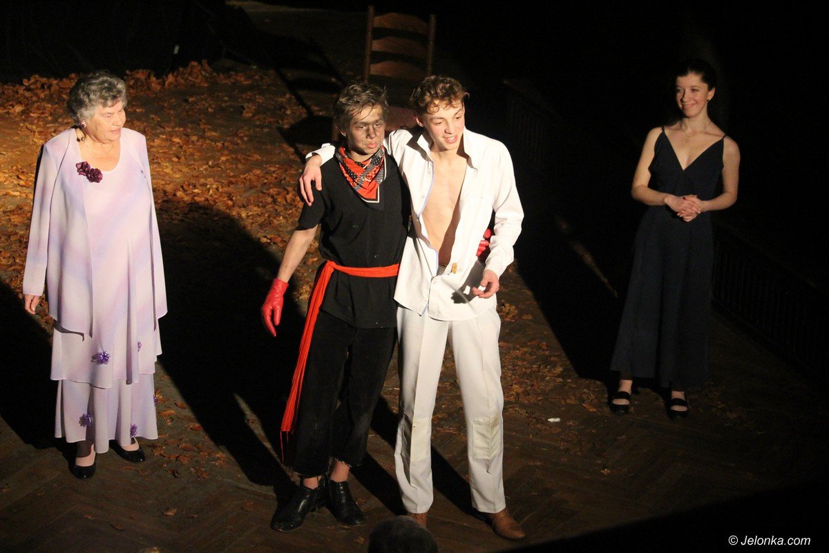 teatr-na-progu-z-perekami-literatury-foto-73331