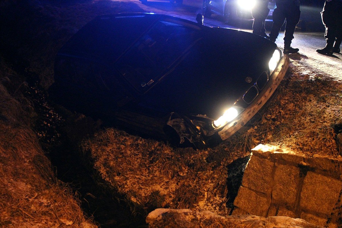 policjanci-w-poscigu-musieli-uzyc-broni-foto-video-73355