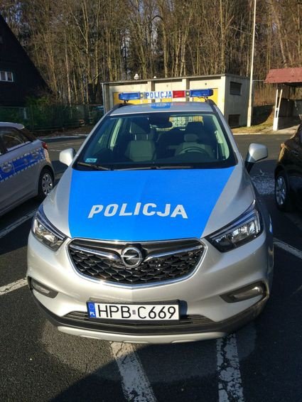 nowe-radiowozy-dla-jeleniogorskiej-policji-foto-73378