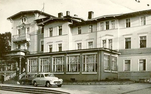 Ten sam budynek jako Dom Turysty w latach 60-tych minionego stulecia.