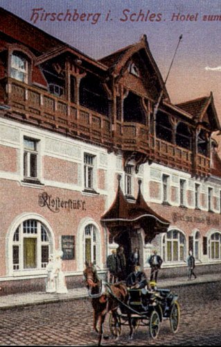 Snycerska sztuka w budynku Hotelu Zum Brauen Hirschen.