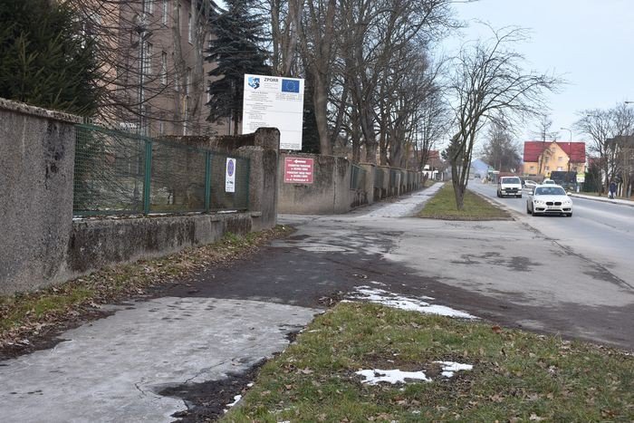 wiecej-miejsc-parkingowych-przy-podchorazych-foto-73413