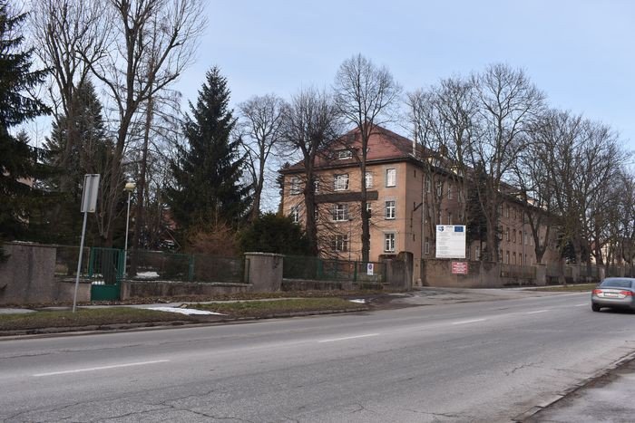 wiecej-miejsc-parkingowych-przy-podchorazych-foto-73413