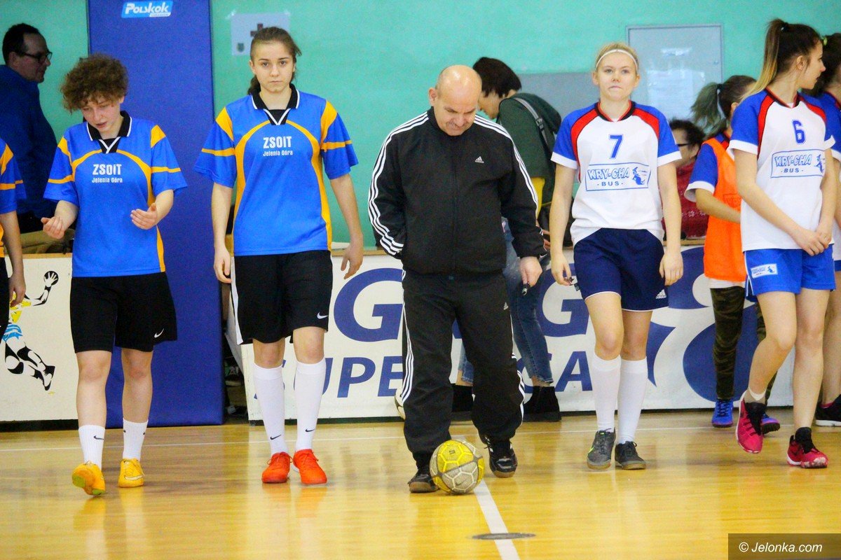 uczennice-sniadeckiego-mistrzyniami-w-futsalu-foto-73416