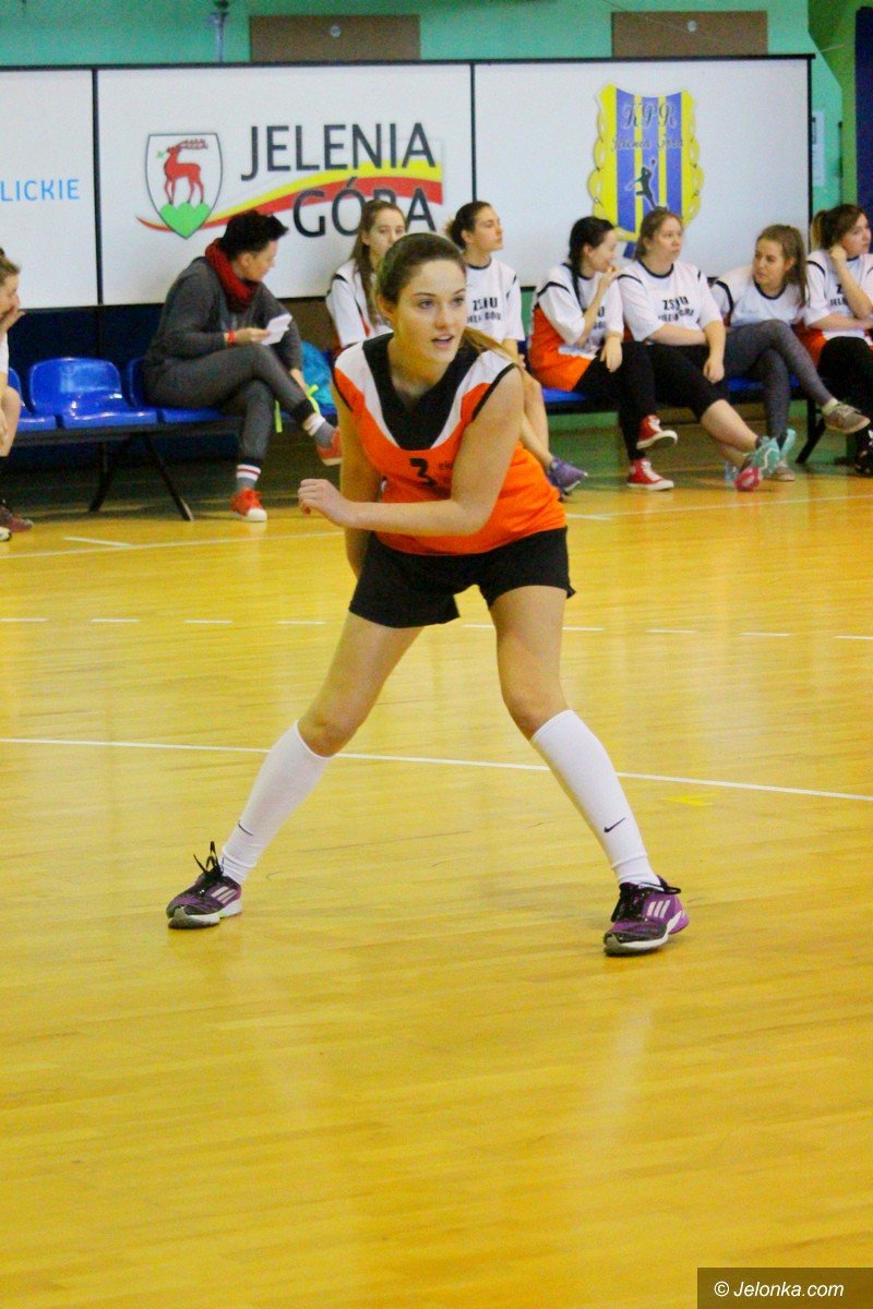 uczennice-sniadeckiego-mistrzyniami-w-futsalu-foto-73416