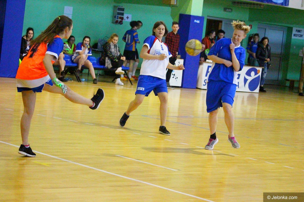 uczennice-sniadeckiego-mistrzyniami-w-futsalu-foto-73416