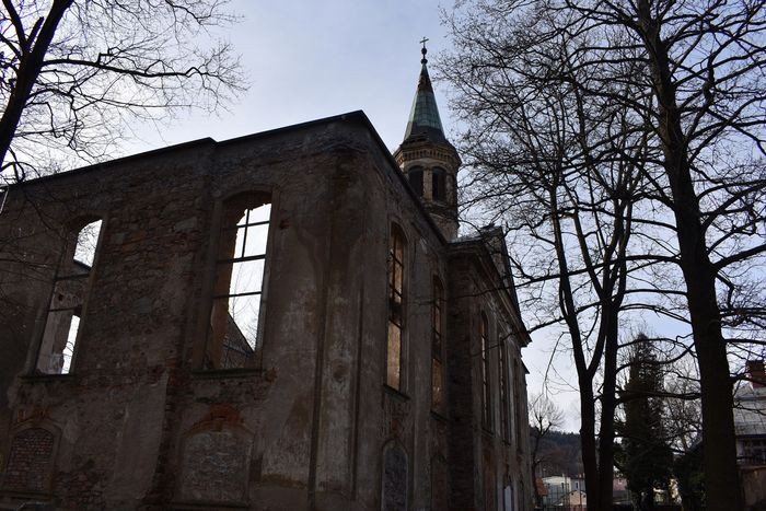 czytelnicy-fatalny-stan-wiezy-w-mikowie-foto-73445