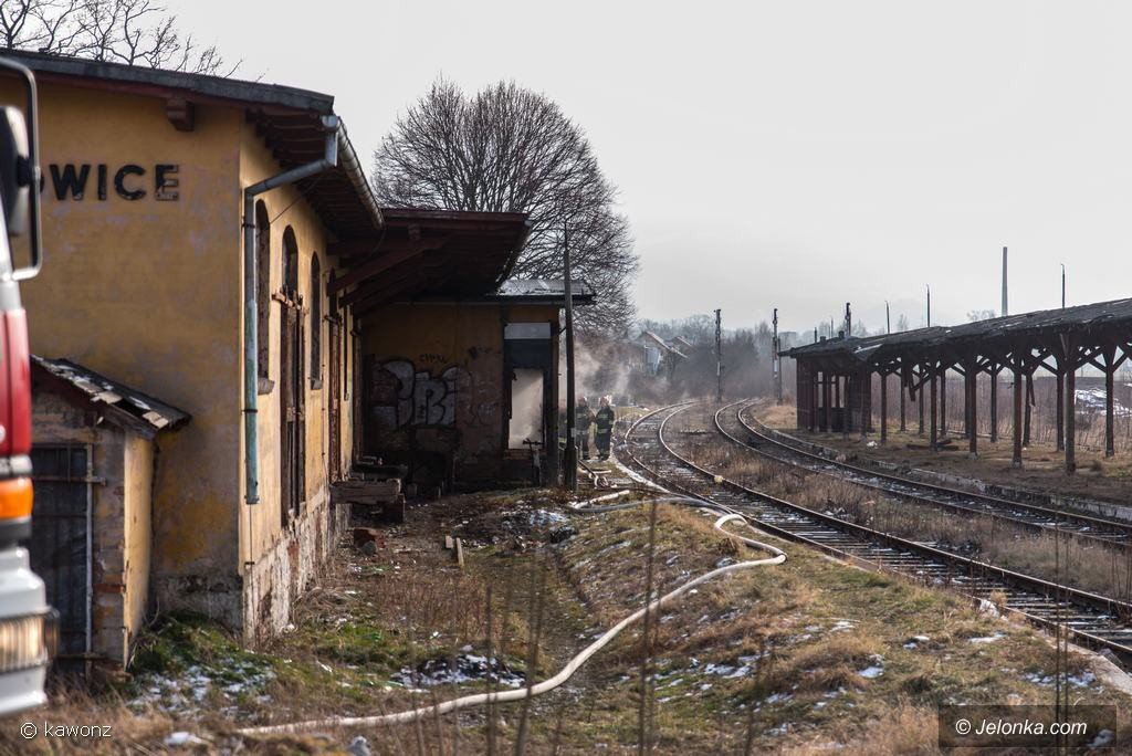 pozar-na-dawnym-dworcu-w-mysakowicach-foto-73448