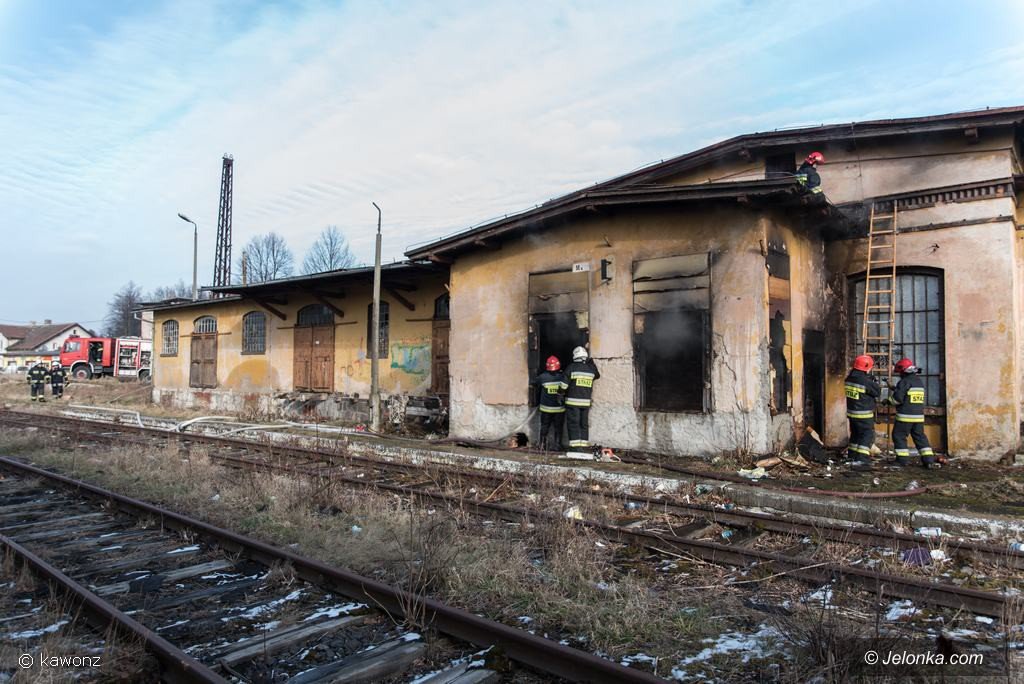 pozar-na-dawnym-dworcu-w-mysakowicach-foto-73448
