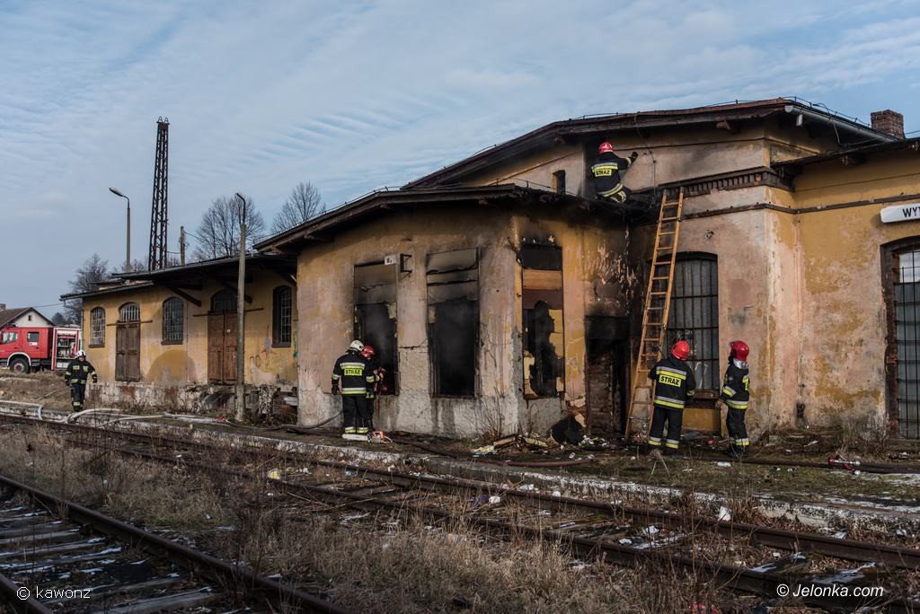 pozar-na-dawnym-dworcu-w-mysakowicach-foto-73448