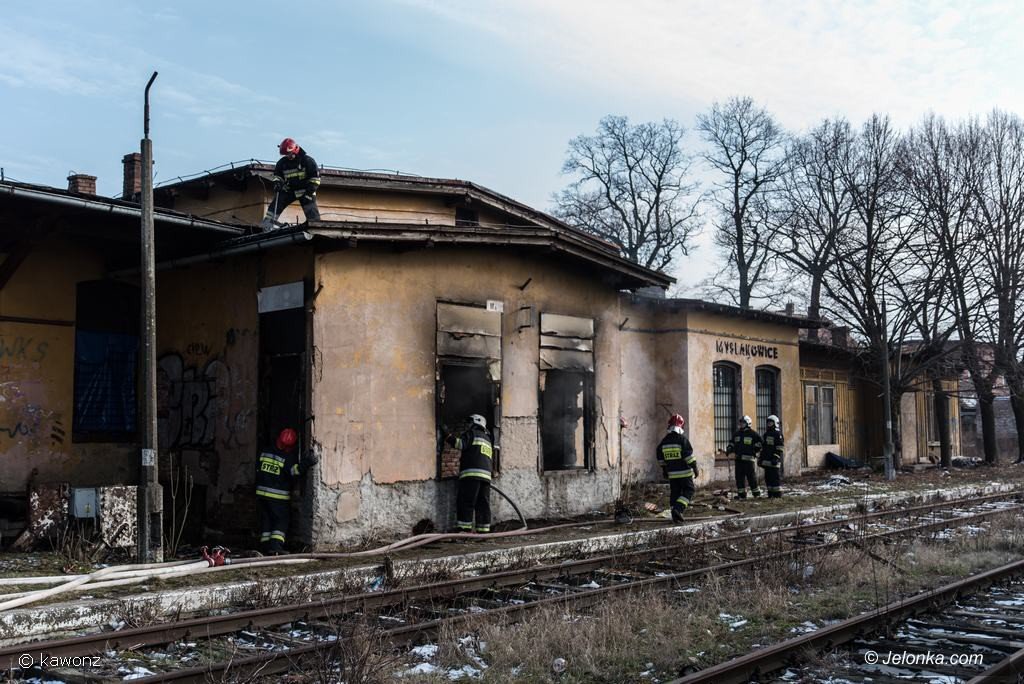 pozar-na-dawnym-dworcu-w-mysakowicach-foto-73448