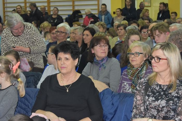 smerfny-spektakl-w-janowicach-wielkich-foto-73450