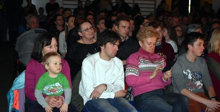 smerfny-spektakl-w-janowicach-wielkich-foto-73450