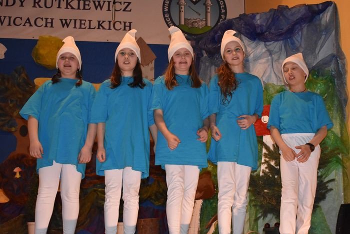 smerfny-spektakl-w-janowicach-wielkich-foto-73450